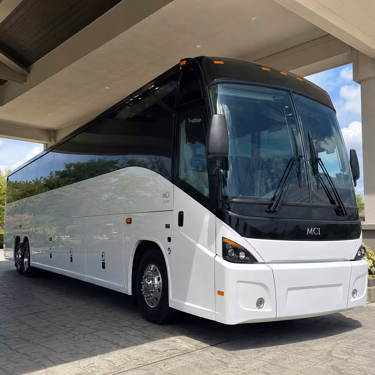 jackson airport shuttle buses for late arrivals and early flights