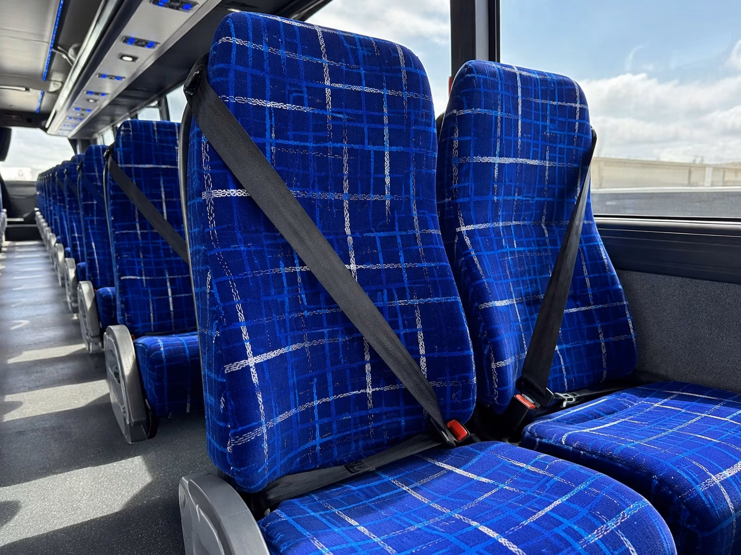 jackson charter bus rentals to ole miss and mississippi state games