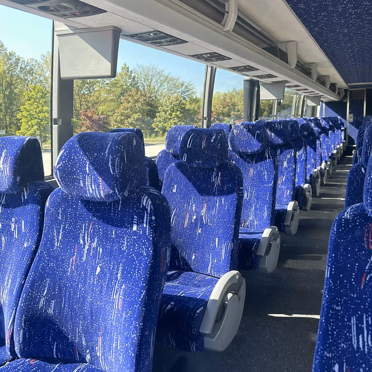 jackson concert charter bus rentals to tupelo and new orleans