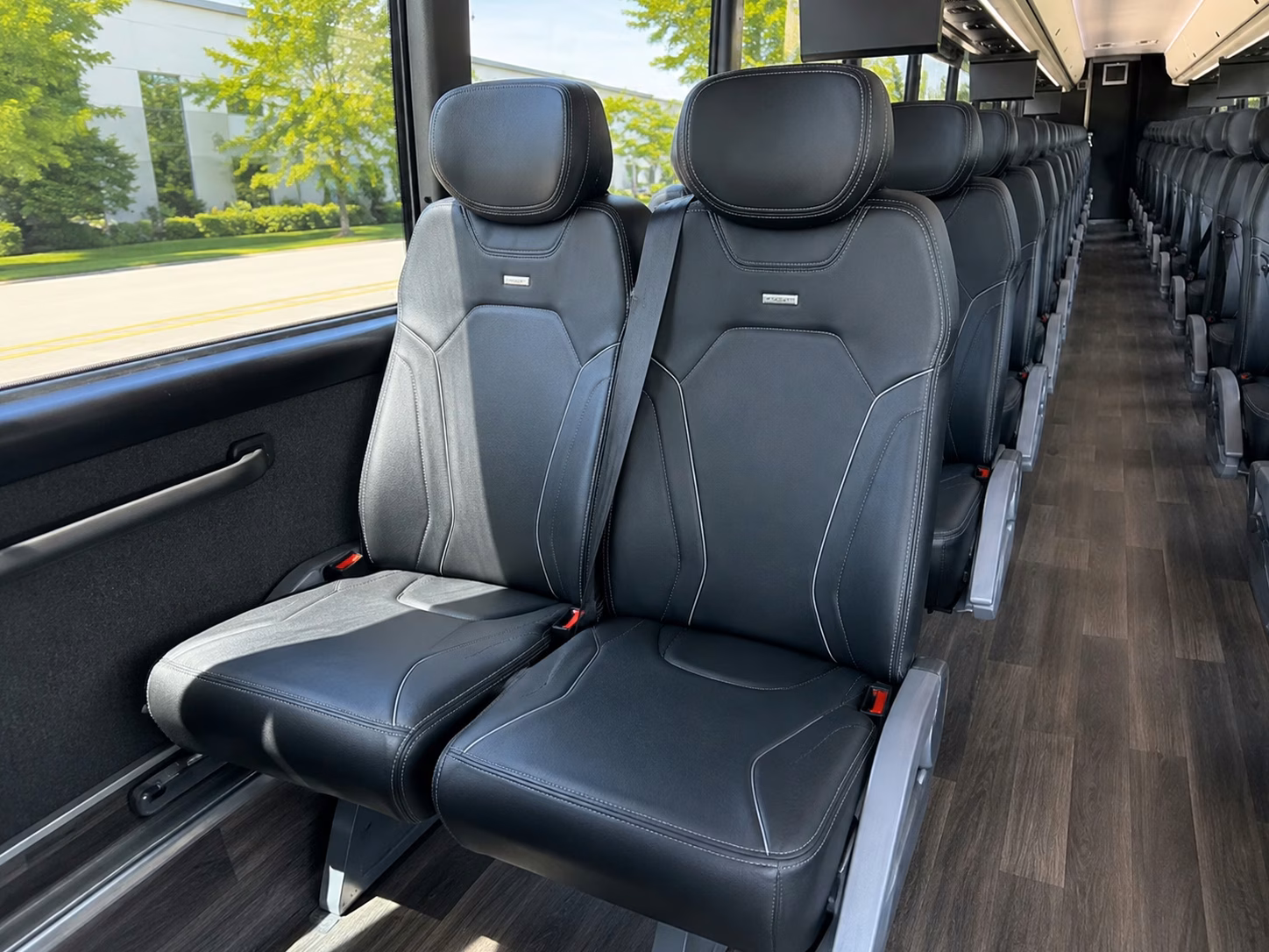 shuttle guests between jackson hotels and your wedding venue without the headache
